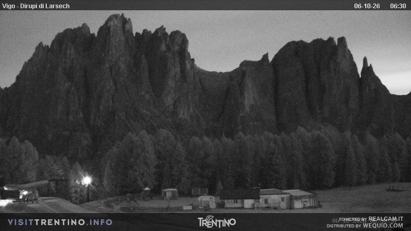 Archiv Foto Webcam Val di Fassa - Dirupi di Larséc