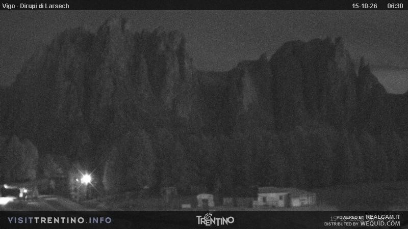 Archiv Foto Webcam Val di Fassa - Dirupi di Larséc