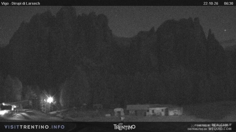 Archiv Foto Webcam Val di Fassa - Dirupi di Larséc