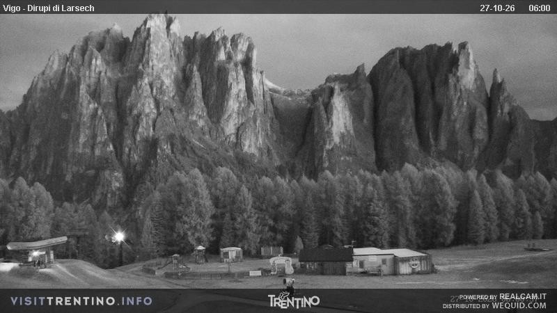 Archiv Foto Webcam Val di Fassa - Dirupi di Larséc