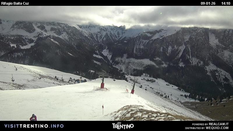 Archived image Webcam Fassatal - mountain hut Baita de Cruz