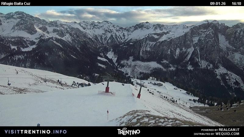 Archived image Webcam Fassatal - mountain hut Baita de Cruz