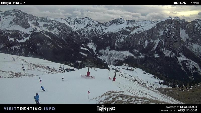 Archived image Webcam Fassatal - mountain hut Baita de Cruz