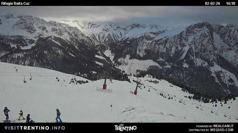 Archived image Webcam Fassatal - mountain hut Baita de Cruz