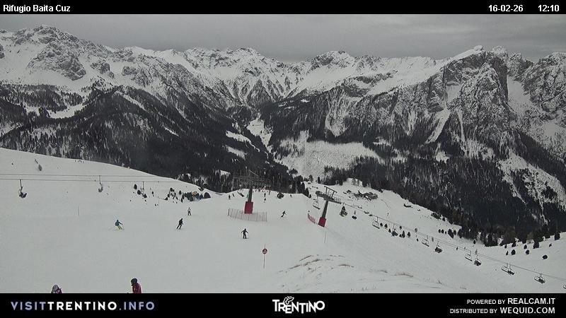 Archived image Webcam Fassatal - mountain hut Baita de Cruz