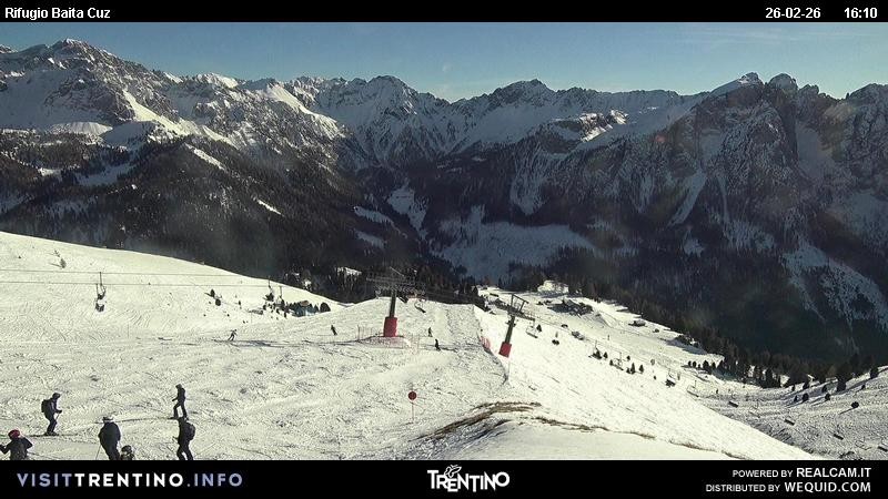 Archived image Webcam Fassatal - mountain hut Baita de Cruz