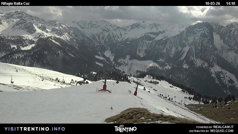 Archived image Webcam Fassatal - mountain hut Baita de Cruz