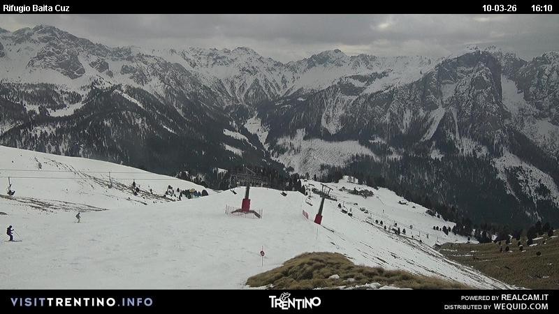 Archived image Webcam Fassatal - mountain hut Baita de Cruz