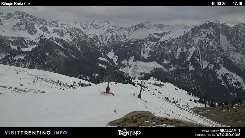 Archived image Webcam Fassatal - mountain hut Baita de Cruz