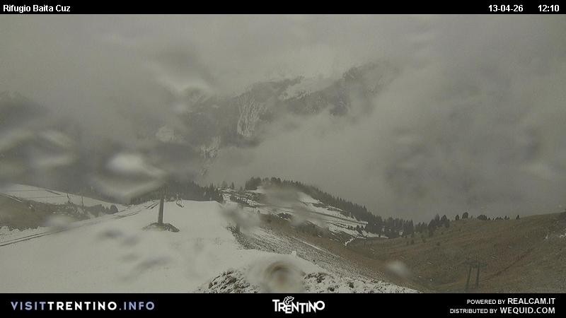 Archived image Webcam Fassatal - mountain hut Baita de Cruz