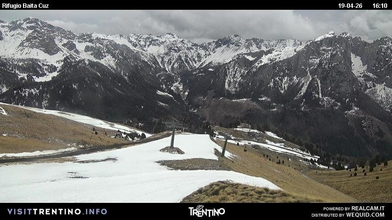 Archived image Webcam Fassatal - mountain hut Baita de Cruz