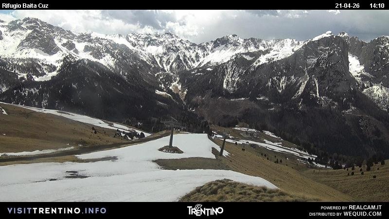 Archived image Webcam Fassatal - mountain hut Baita de Cruz