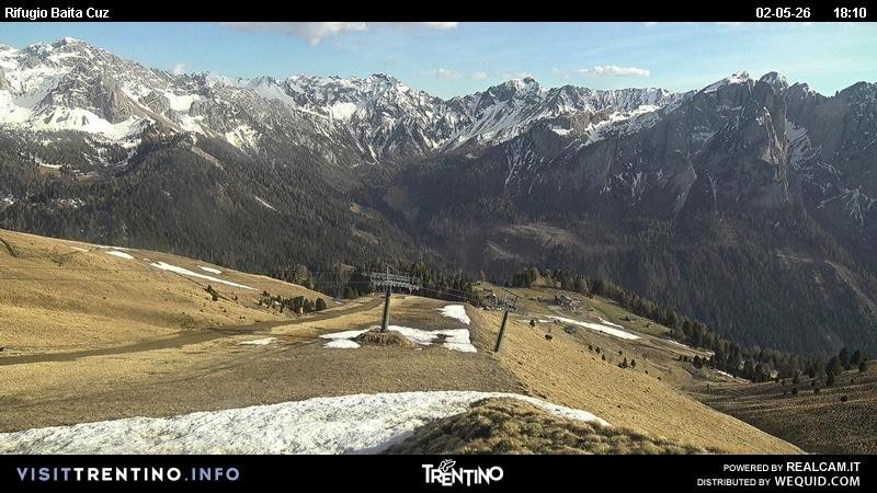 Archived image Webcam Fassatal - mountain hut Baita de Cruz