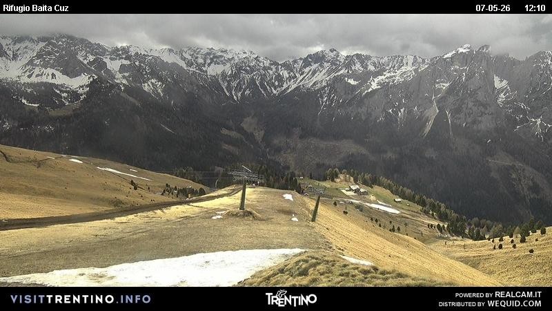 Archived image Webcam Fassatal - mountain hut Baita de Cruz