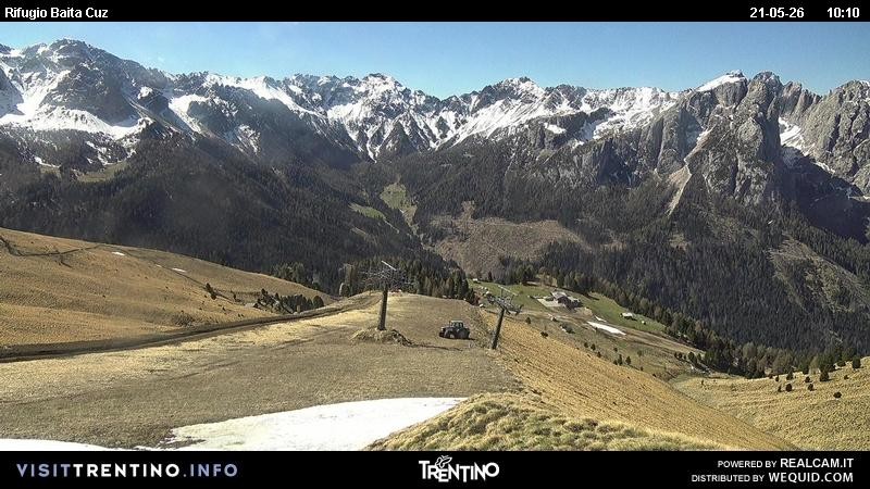 Archived image Webcam Fassatal - mountain hut Baita de Cruz