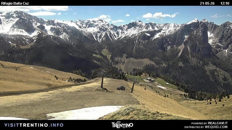 Archived image Webcam Fassatal - mountain hut Baita de Cruz