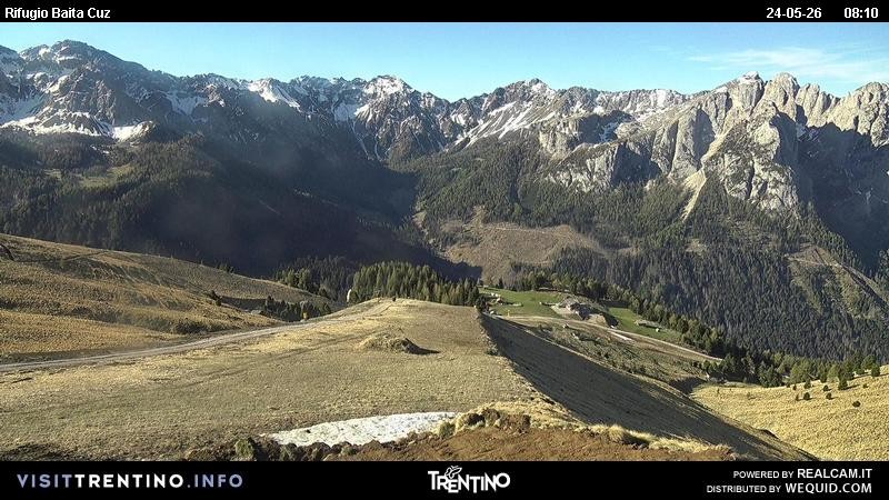 Archived image Webcam Fassatal - mountain hut Baita de Cruz