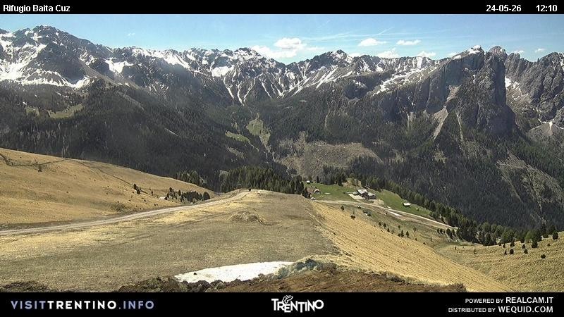 Archived image Webcam Fassatal - mountain hut Baita de Cruz