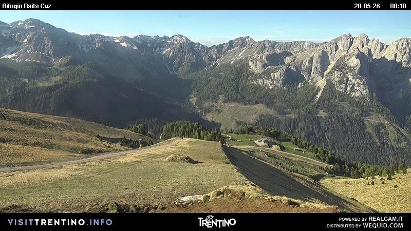 Archived image Webcam Fassatal - mountain hut Baita de Cruz