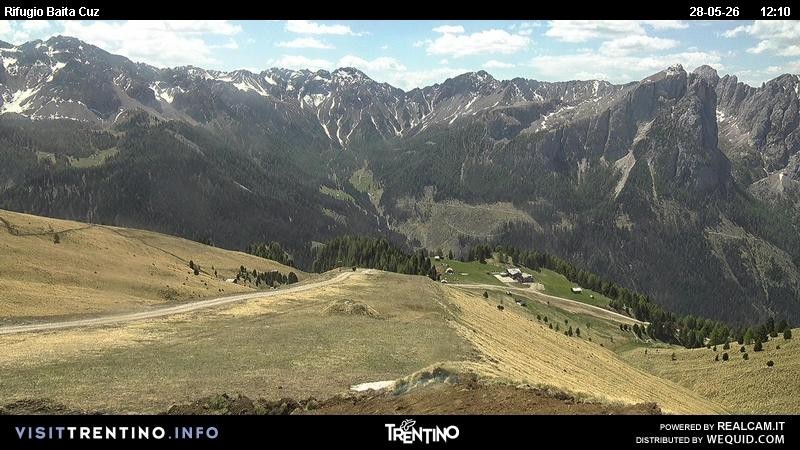 Archived image Webcam Fassatal - mountain hut Baita de Cruz