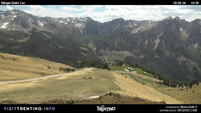 Archived image Webcam Fassatal - mountain hut Baita de Cruz