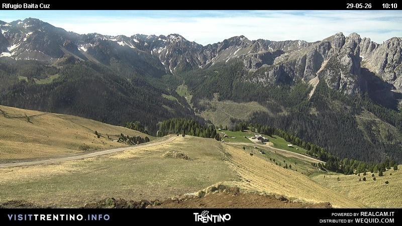 Archived image Webcam Fassatal - mountain hut Baita de Cruz