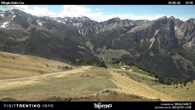 Archived image Webcam Fassatal - mountain hut Baita de Cruz