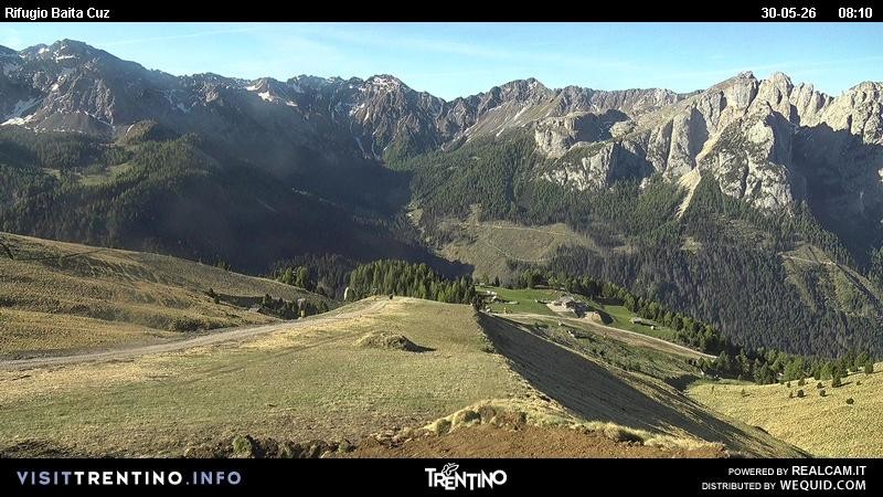 Archived image Webcam Fassatal - mountain hut Baita de Cruz