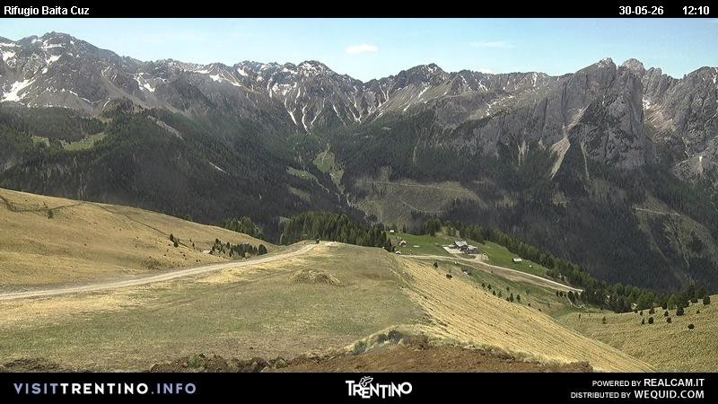 Archived image Webcam Fassatal - mountain hut Baita de Cruz