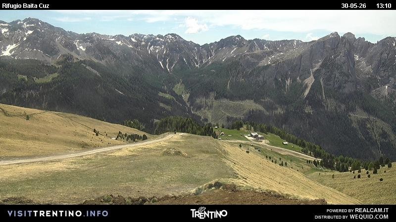 Archived image Webcam Fassatal - mountain hut Baita de Cruz