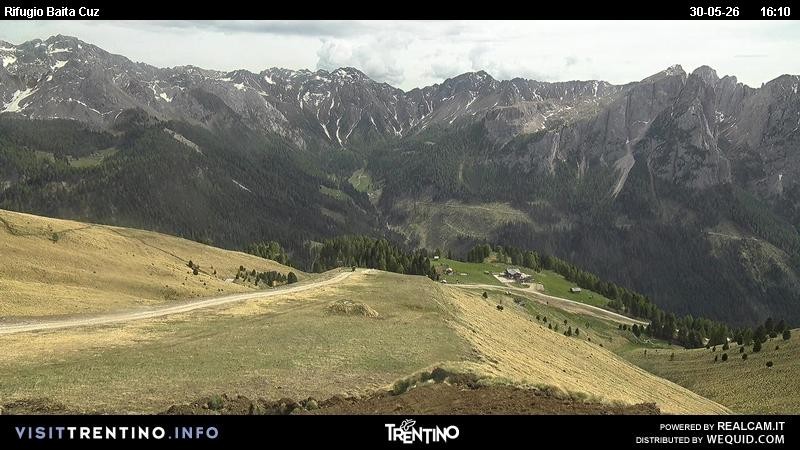 Archived image Webcam Fassatal - mountain hut Baita de Cruz