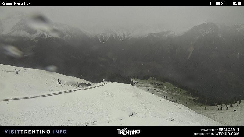 Archived image Webcam Fassatal - mountain hut Baita de Cruz