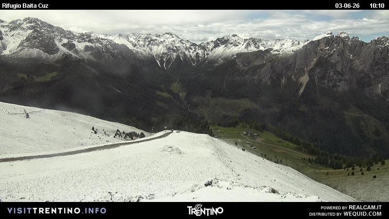 Archived image Webcam Fassatal - mountain hut Baita de Cruz