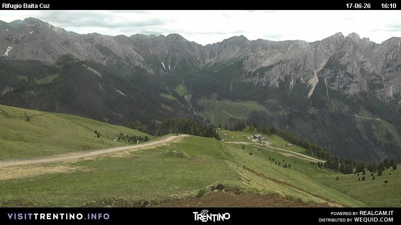 Archived image Webcam Fassatal - mountain hut Baita de Cruz