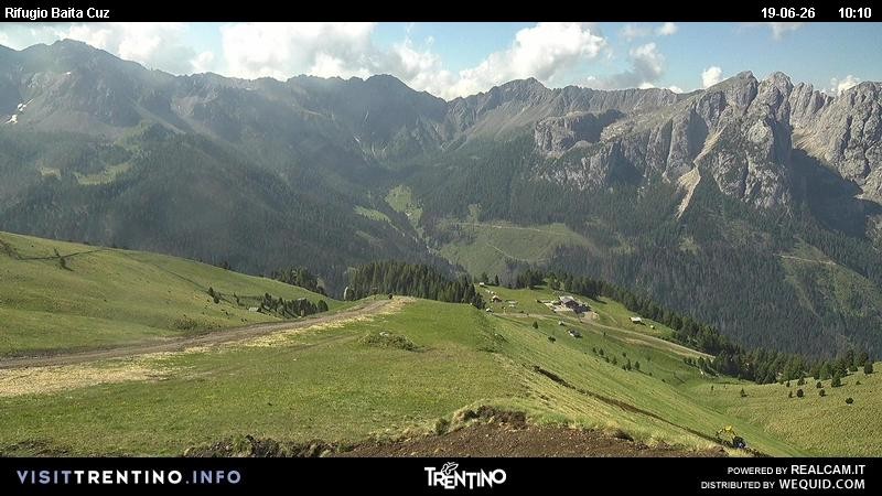 Archived image Webcam Fassatal - mountain hut Baita de Cruz