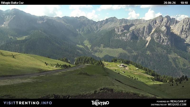Archived image Webcam Fassatal - mountain hut Baita de Cruz