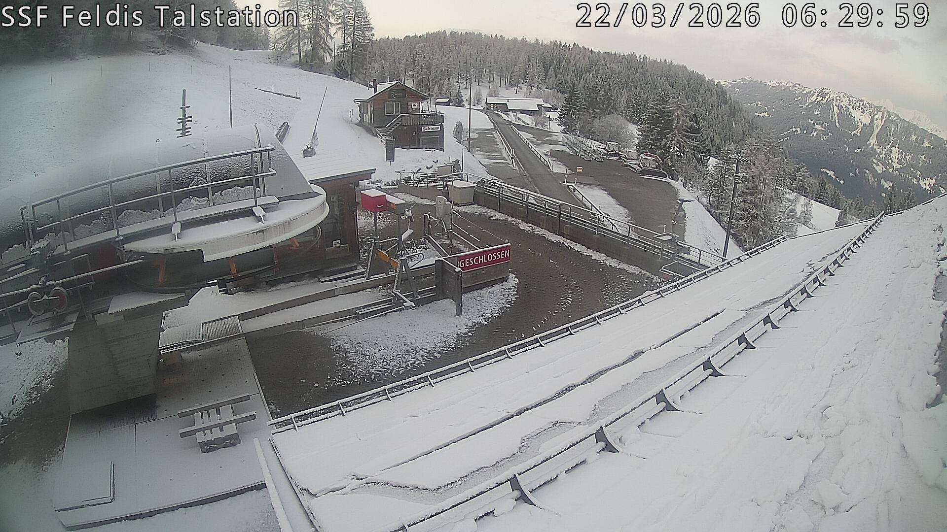 Archived image Webcam Valley station Feldis