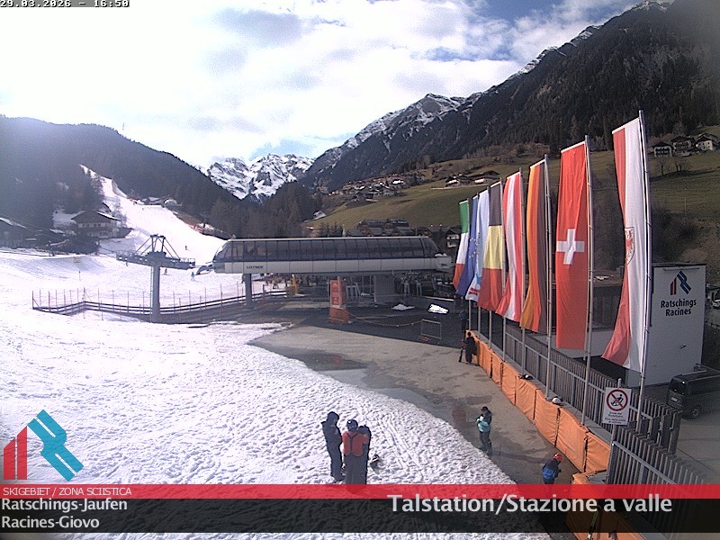 Archived image Webcam Ski resort Ratschings Jaufen: Base station