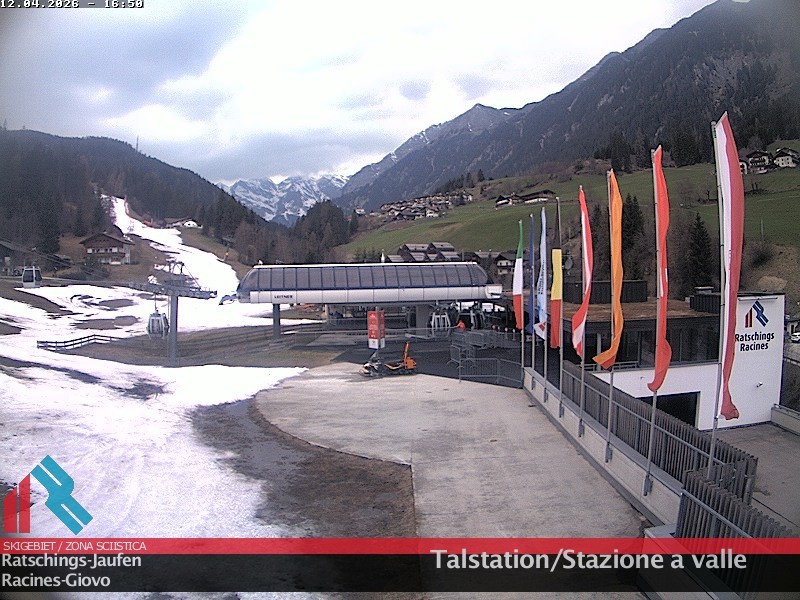 Archived image Webcam Ski resort Ratschings Jaufen: Base station