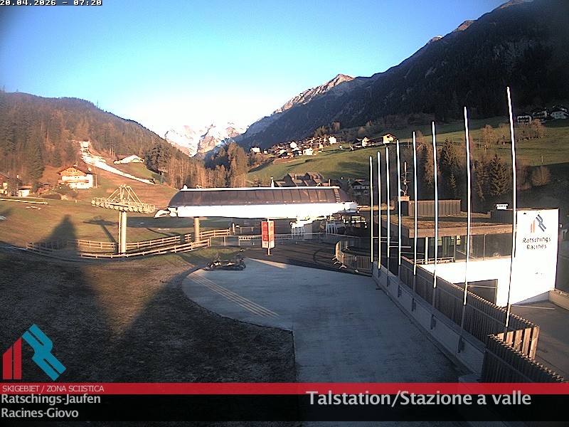 Archived image Webcam Ski resort Ratschings Jaufen: Base station
