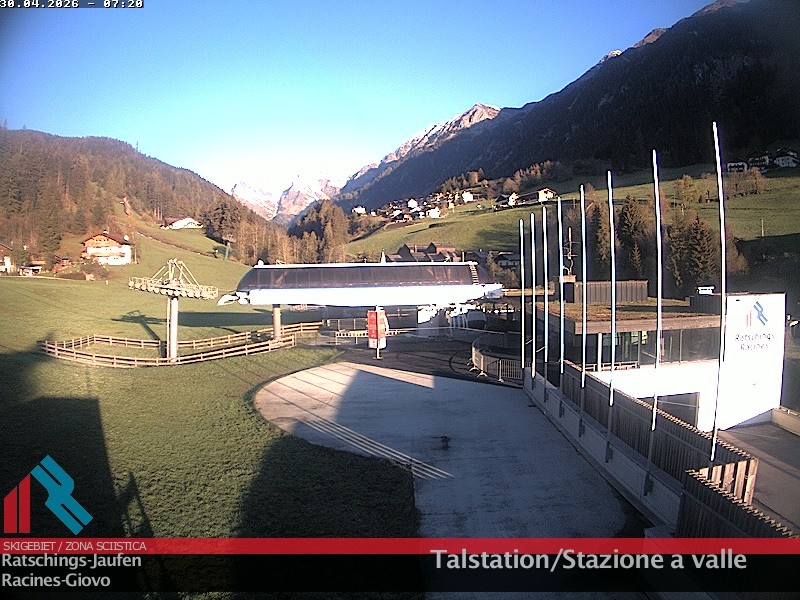 Archived image Webcam Ski resort Ratschings Jaufen: Base station