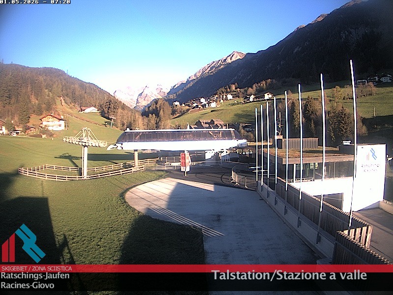 Archived image Webcam Ski resort Ratschings Jaufen: Base station