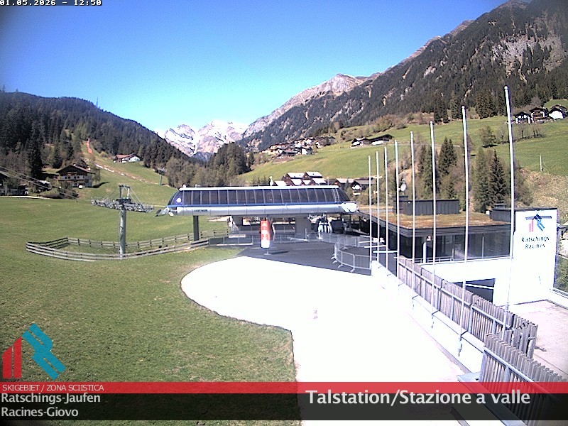 Archived image Webcam Ski resort Ratschings Jaufen: Base station