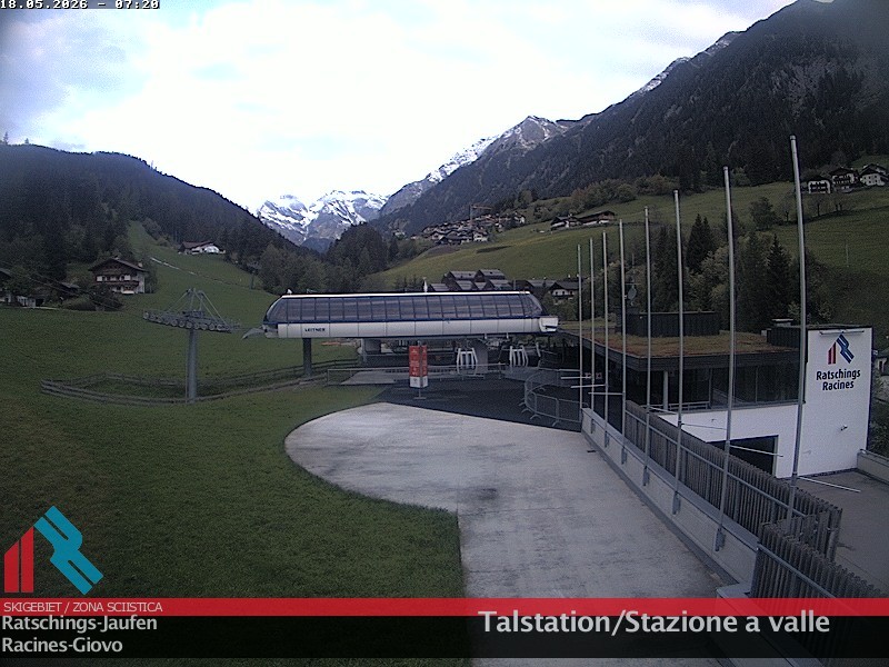 Archived image Webcam Ski resort Ratschings Jaufen: Base station