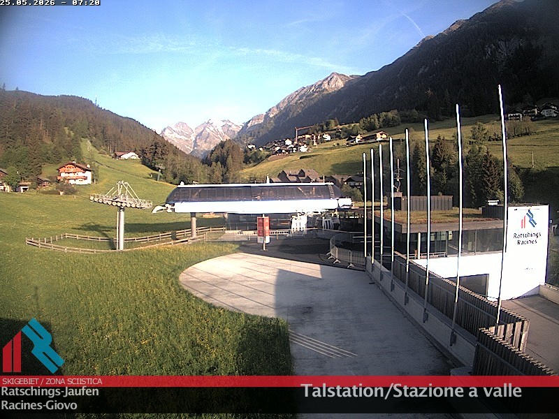 Archived image Webcam Ski resort Ratschings Jaufen: Base station