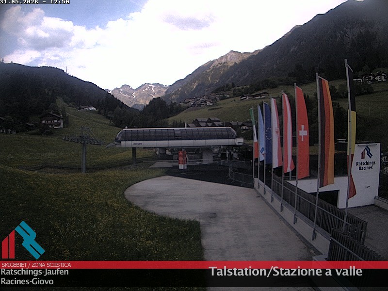 Archived image Webcam Ski resort Ratschings Jaufen: Base station