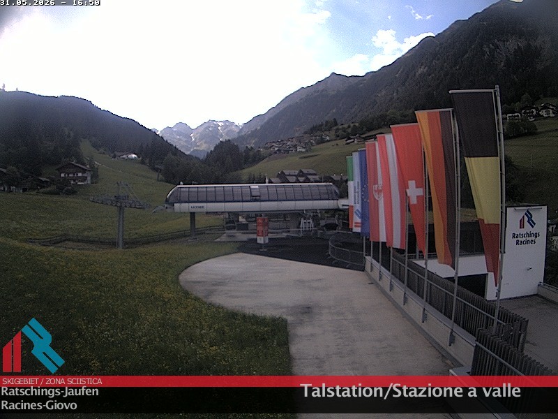 Archived image Webcam Ski resort Ratschings Jaufen: Base station