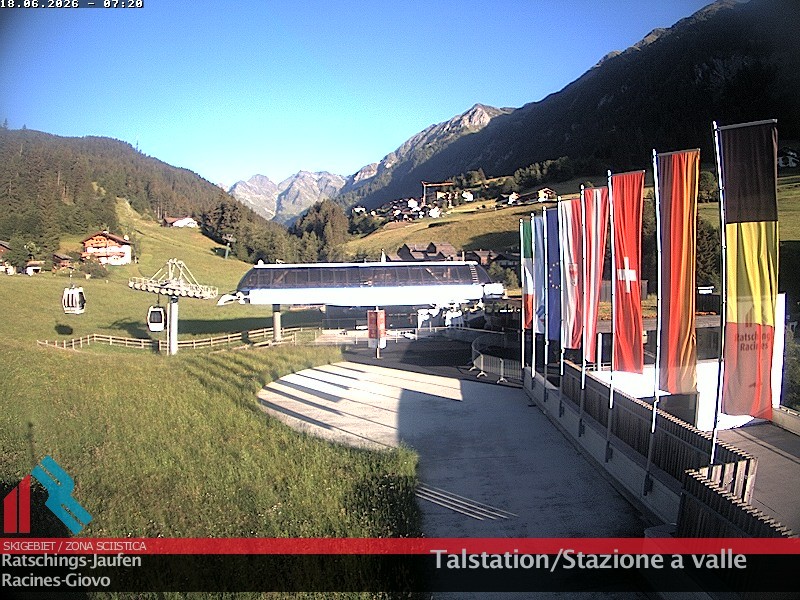Archived image Webcam Ski resort Ratschings Jaufen: Base station