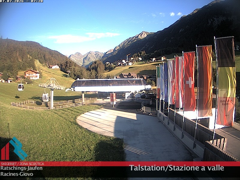 Archived image Webcam Ski resort Ratschings Jaufen: Base station