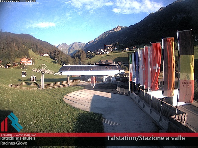Archived image Webcam Ski resort Ratschings Jaufen: Base station